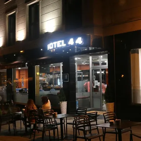 Hotel 44-2